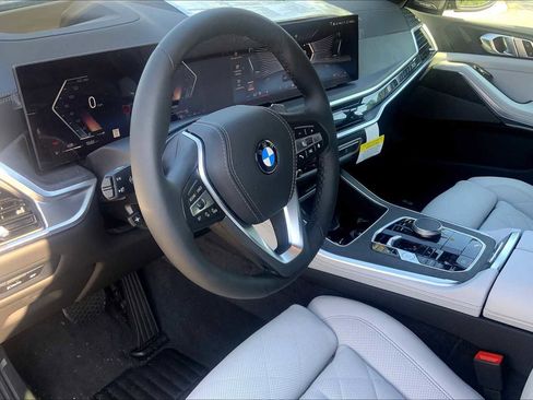 Used 2026 BMW X5 sDrive40i image 9