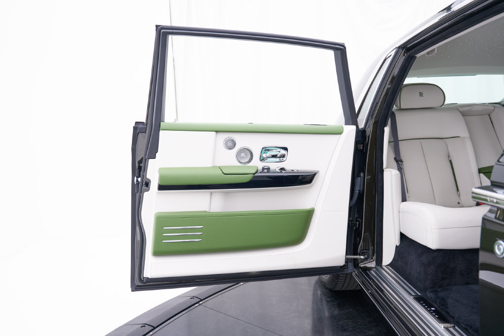 Used 2026 Rolls-Royce Phantom Extended Wheelbase RWD image 39