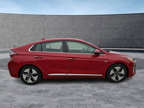 Used 2020 Hyundai Ioniq Limited image 12