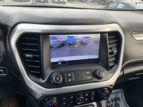 Used 2021 GMC Acadia SLT w/ LPO, Floor Liner Package image 10