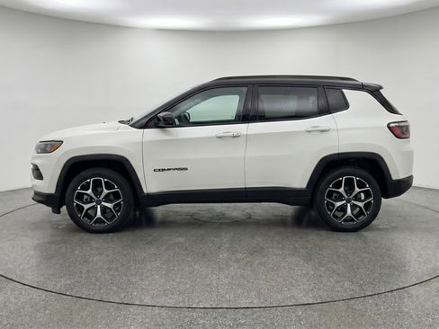 Used 2025 Jeep Compass Limited image 5