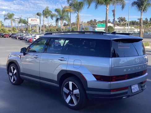 Used 2025 Hyundai Santa Fe Limited image 7