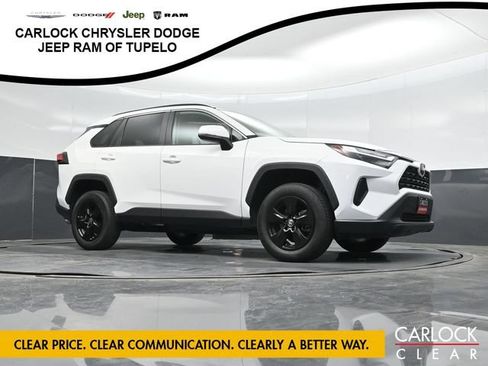 Used 2024 Toyota RAV4 XLE FWD image 44