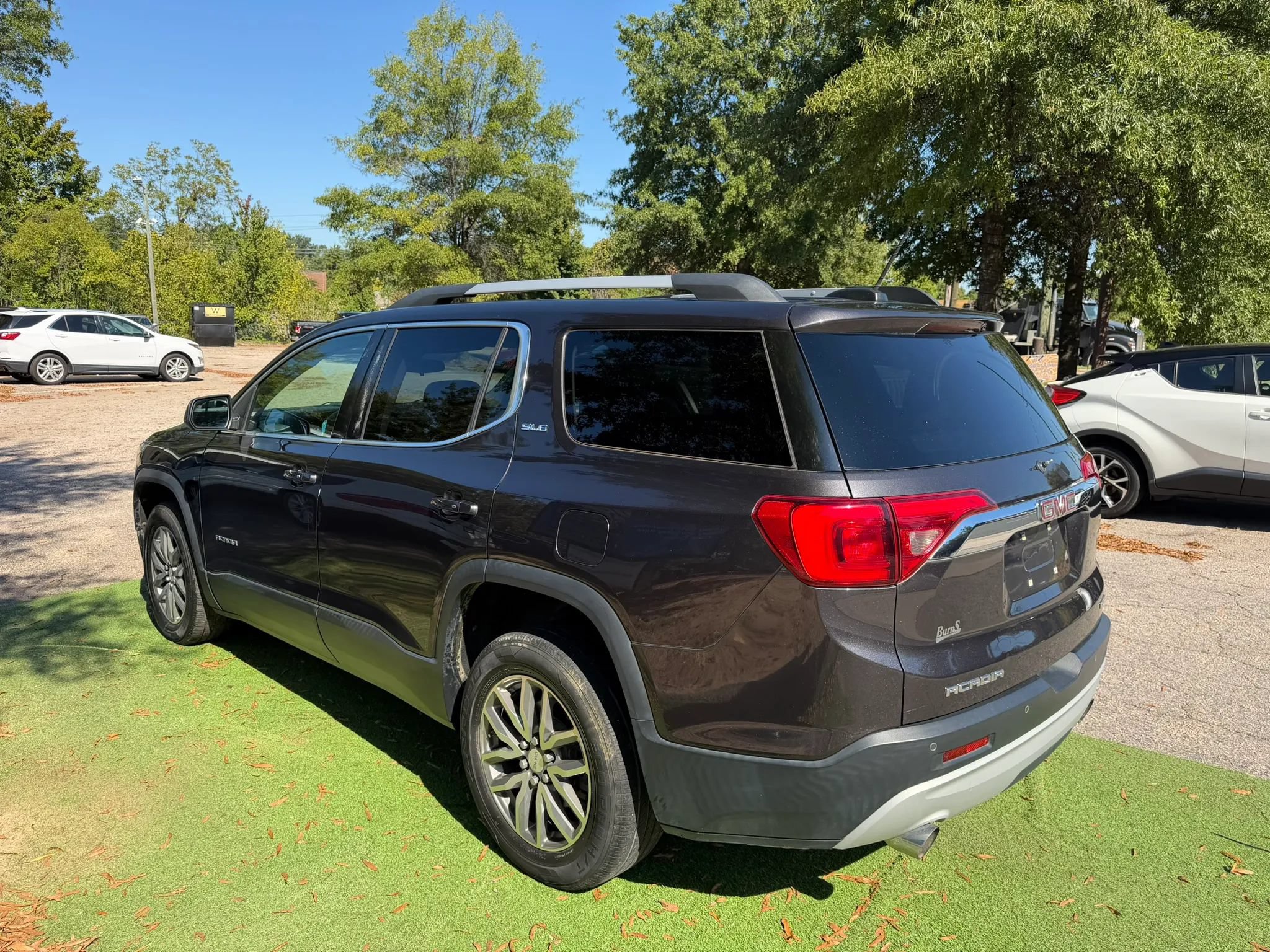 Used 2017 GMC Acadia SLE w/ Driver Alert Package I AWD/4WD image 5