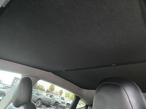 Used 2022 Tesla Model Y Long Range image 15