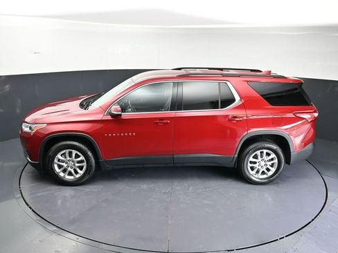 Used 2021 Chevrolet Traverse LT FWD image 36