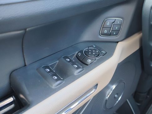 Used 2024 Ford Expedition Limited image 18