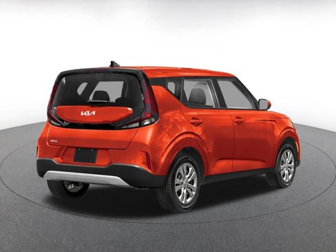 Used 2025 Kia Soul LX w/ LX Technology Package FWD image 2