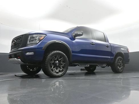 Used 2021 Nissan Titan PRO-4X w/ Pro-4x Convenience Package AWD/4WD image 45