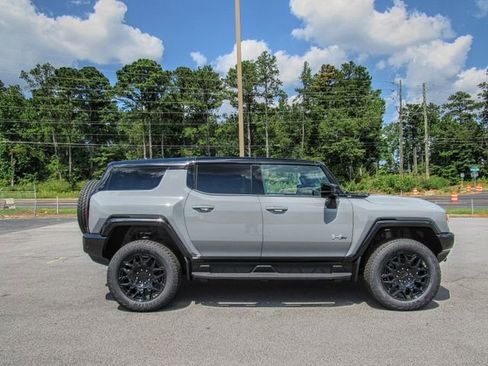 New 2026 GMC Hummer EV SUV image 3