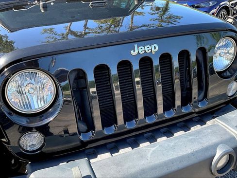 Used 2015 Jeep Wrangler Unlimited Sahara w/ Dual Top Group image 29