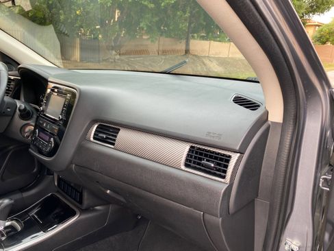 Used 2017 Mitsubishi Outlander ES image 58