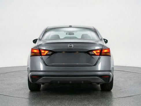 Used 2025 Nissan Altima 2.5 SV image 7