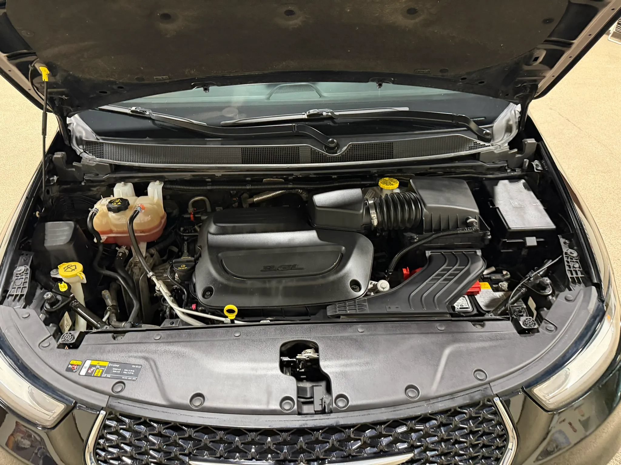 Used 2023 Chrysler Pacifica Touring-L FWD image 57