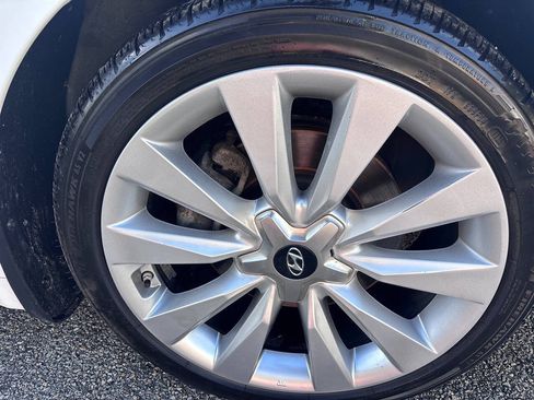 Used 2014 Hyundai Azera Limited w/ Option Group 02 FWD image 42