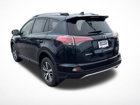 Used 2017 Toyota RAV4 XLE image 4