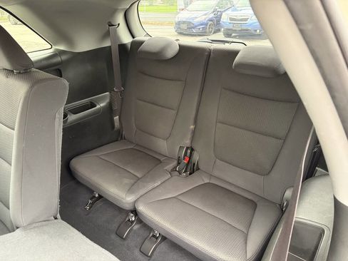 Used 2011 Kia Sorento LX w/ Convenience Pkg image 13