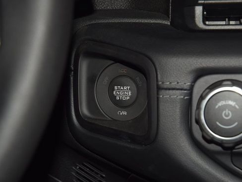 Used 2024 Jeep Gladiator Rubicon w/ Convenience Group image 28