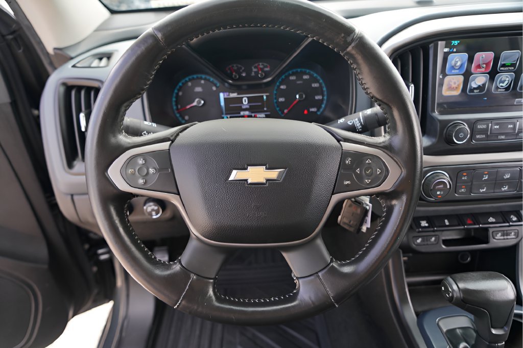 Used 2017 Chevrolet Colorado Z71 AWD/4WD image 11