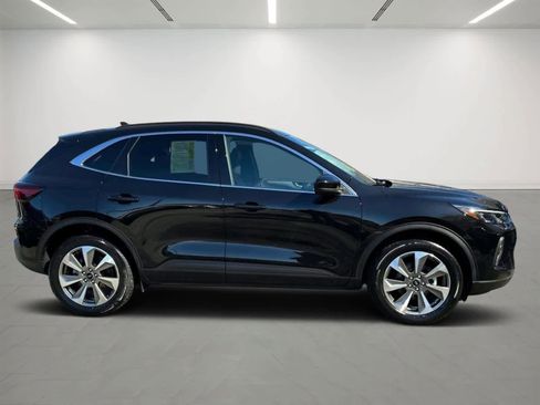 Used 2025 Ford Escape Platinum image 5