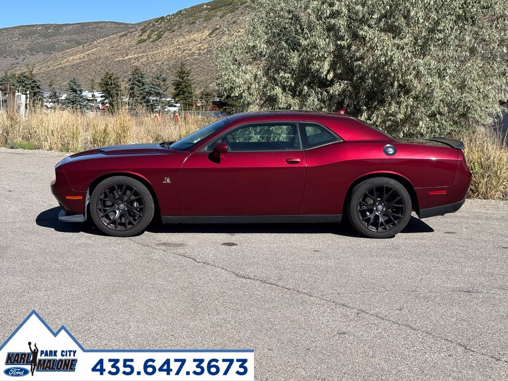 Used 2017 Dodge Challenger R/T Scat Pack w/ Dynamics Package RWD image 2