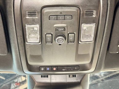 Used 2021 Cadillac Escalade Luxury image 38