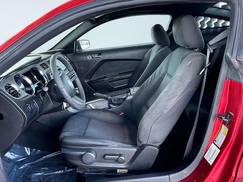 Used 2010 Ford Mustang image 18