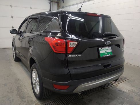 Used 2019 Ford Escape SE FWD image 5