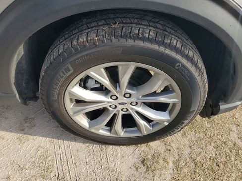 Used 2023 Ford Explorer Limited image 6