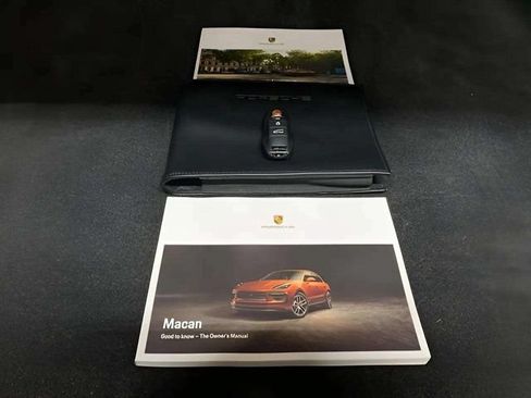 Used 2023 Porsche Macan AWD/4WD image 78