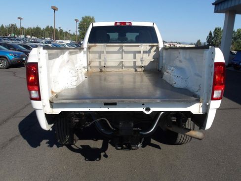 Used 2016 RAM 2500 Tradesman w/ Chrome Appearance Group AWD/4WD image 4
