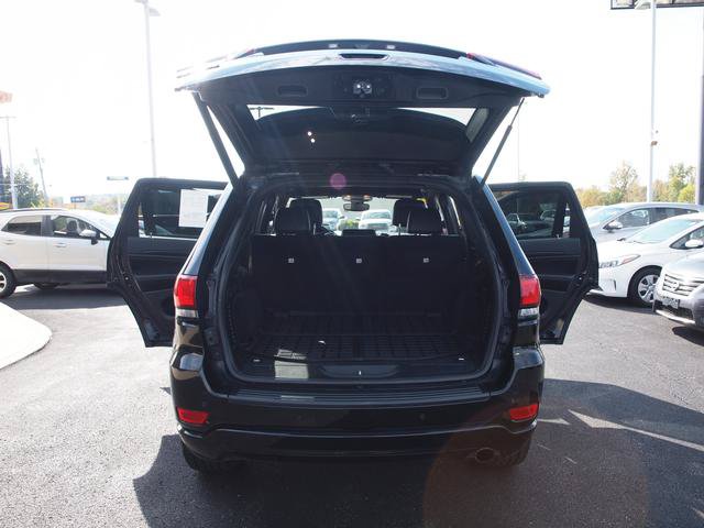 Used 2020 Jeep Grand Cherokee Altitude AWD/4WD image 5