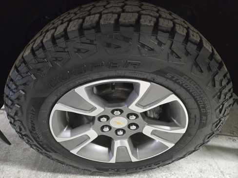 Used 2019 Chevrolet Colorado Z71 AWD/4WD image 10