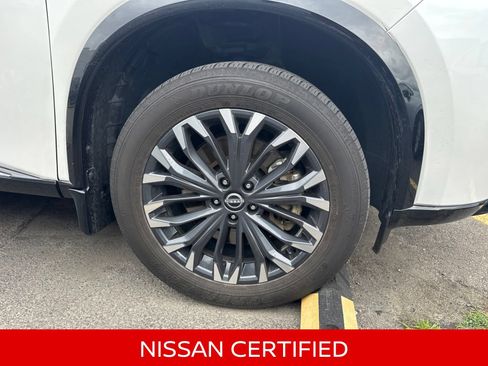 Certified 2025 Nissan Rogue Platinum w/ Tech Package AWD/4WD image 5