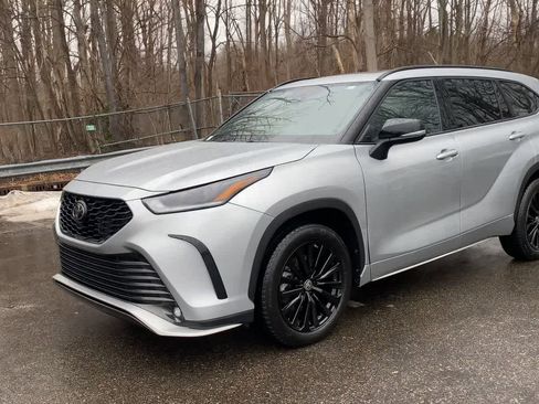 Used 2025 Toyota Highlander XSE image 7