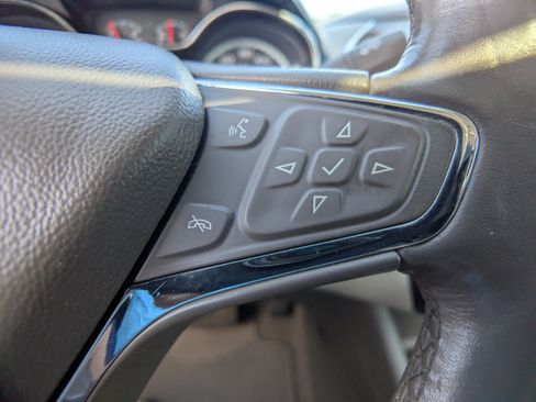 Used 2018 Chevrolet Cruze Premier FWD image 28