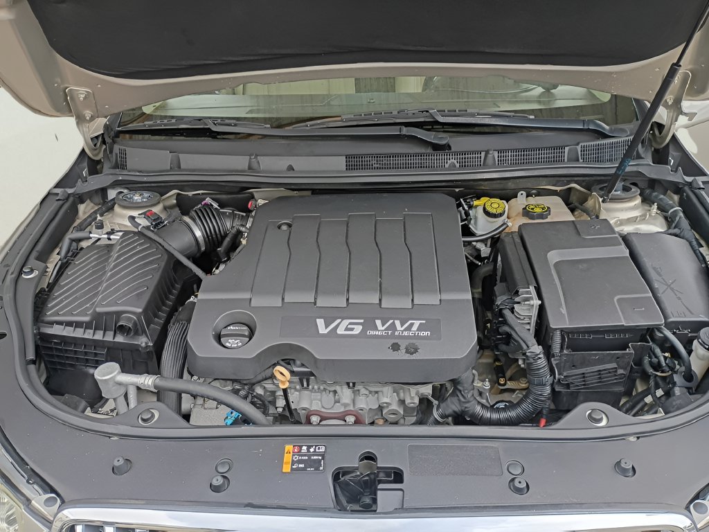 Used 2013 Buick LaCrosse Premium w/ Entertainment Package FWD image 17