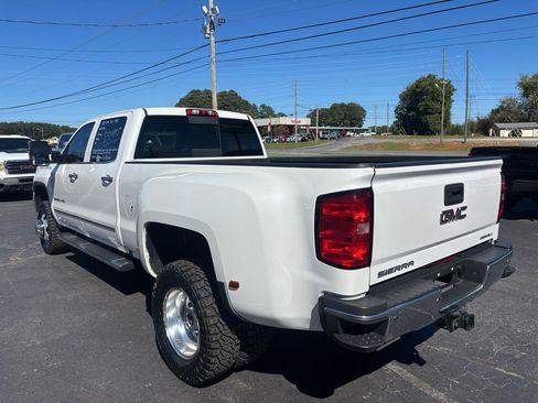 Used 2019 GMC Sierra 3500 Denali w/ Duramax Plus Package image 8
