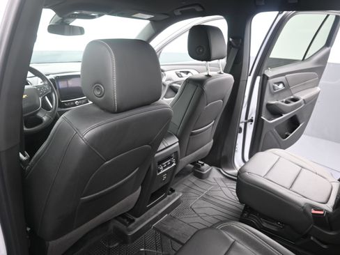 Used 2022 Chevrolet Traverse LT w/ LPO, Floor Liner Package AWD/4WD image 21