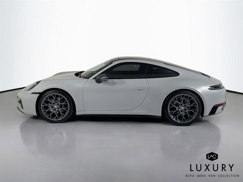 Used 2024 Porsche 911 Carrera T image 9