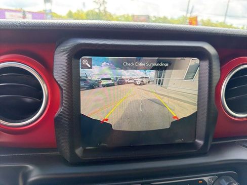 Used 2020 Jeep Gladiator Rubicon AWD/4WD image 19