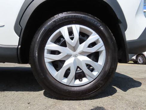 Used 2023 Toyota Corolla Cross L AWD/4WD image 9