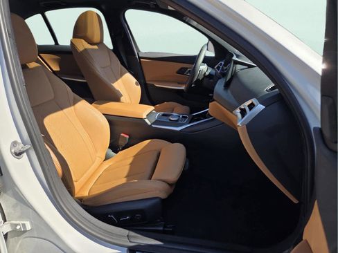 Certified 2025 BMW 330i xDrive Sedan AWD/4WD image 18