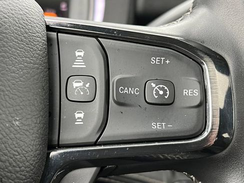 Used 2024 RAM 2500 Limited AWD/4WD image 28
