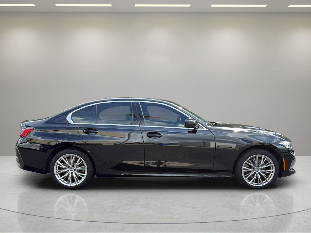 Used 2024 BMW 330i xDrive Sedan w/ Premium Package AWD/4WD image 5