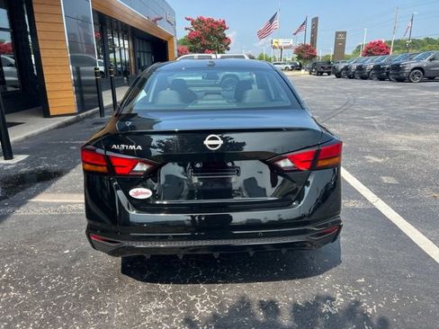 Used 2025 Nissan Altima 2.5 SV FWD image 22