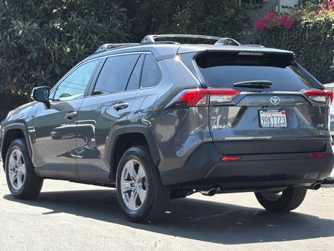 Certified 2025 Toyota RAV4 XLE w/ Convenience Package FWD image 6