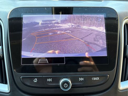 Used 2022 Chevrolet Malibu LT image 17