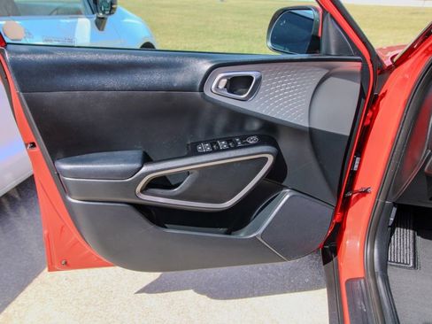 Used 2023 Kia Soul LX w/ Option Group 015 image 11