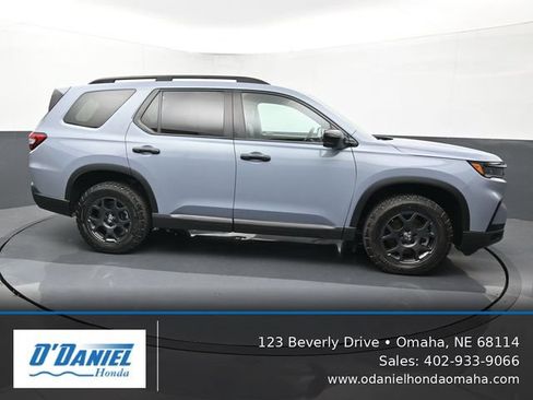 Used 2024 Honda Pilot TrailSport image 7